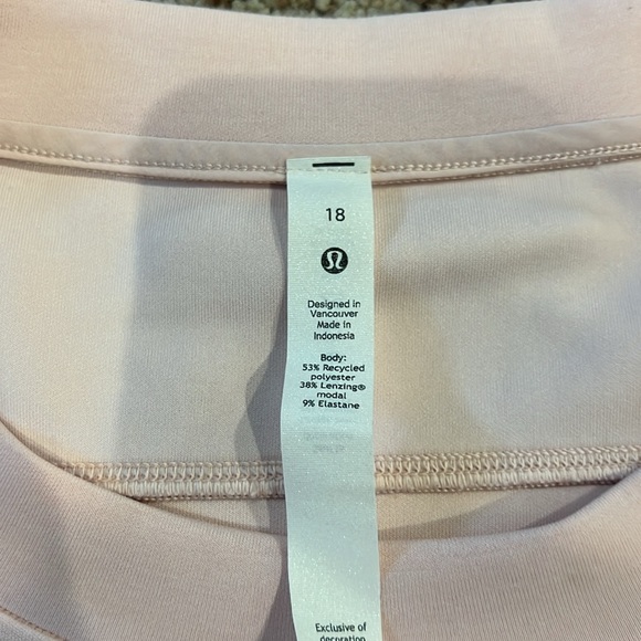 Super soft pink lululemon crewneck - Picture 2 of 6